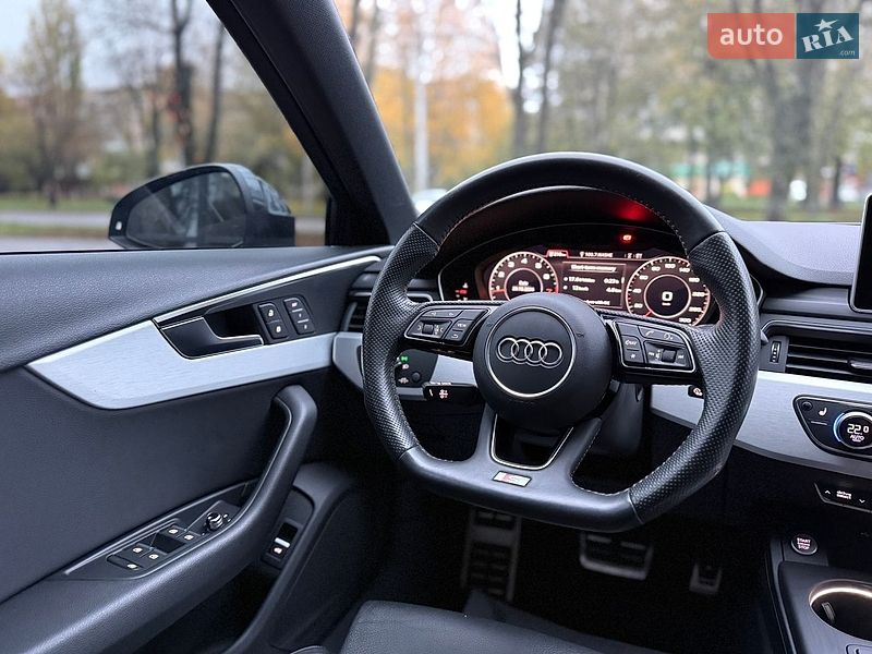 Седан Audi A4 2018 в Рівному