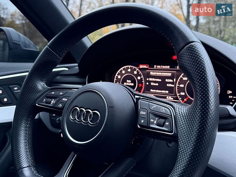 Седан Audi A4 2018 в Рівному