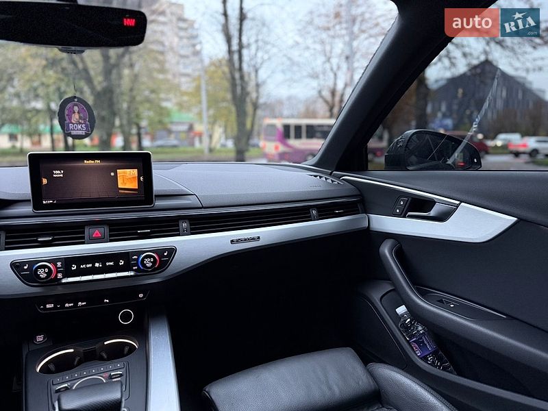 Седан Audi A4 2018 в Рівному