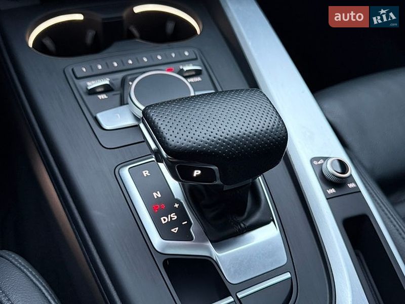 Седан Audi A4 2018 в Рівному