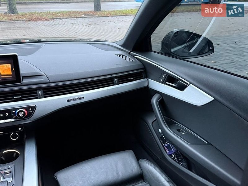 Седан Audi A4 2018 в Рівному