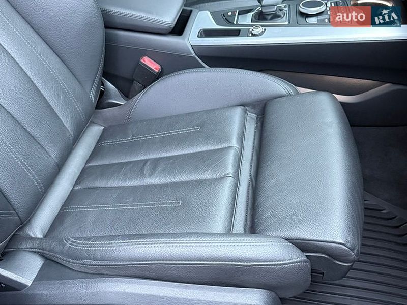 Седан Audi A4 2018 в Рівному