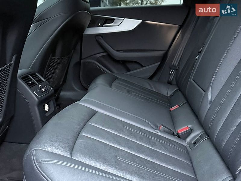 Седан Audi A4 2018 в Рівному