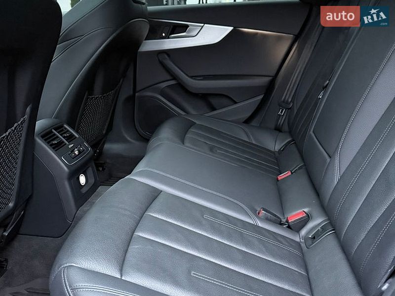 Седан Audi A4 2018 в Рівному
