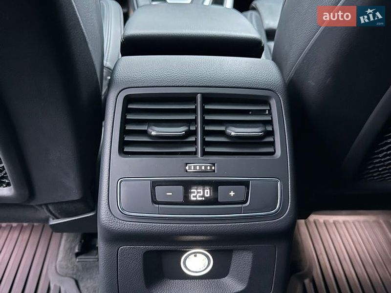 Седан Audi A4 2018 в Рівному