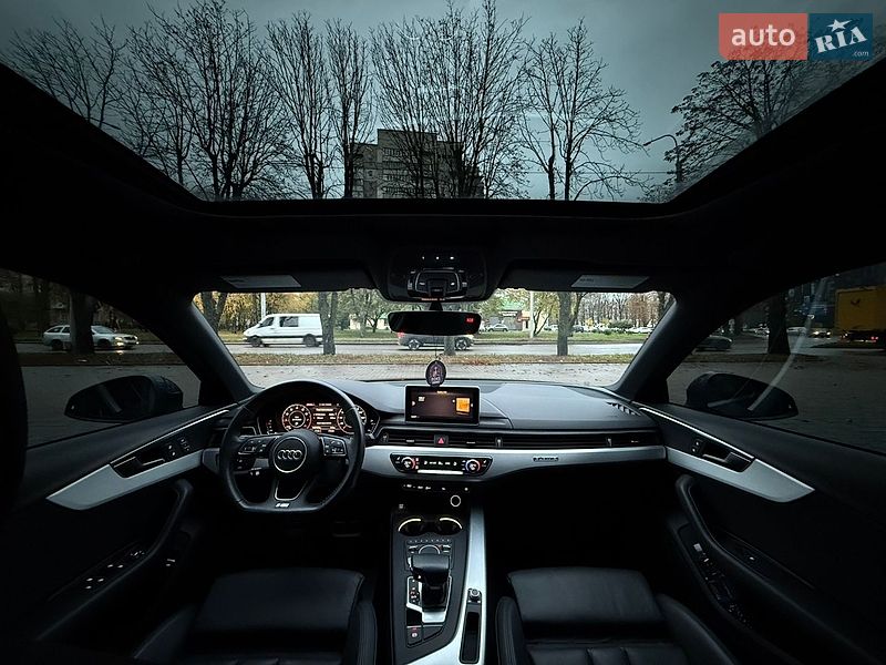 Седан Audi A4 2018 в Рівному