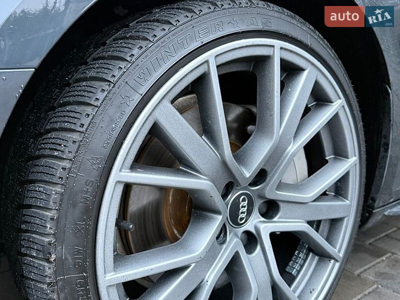 Седан Audi A4 2018 в Рівному