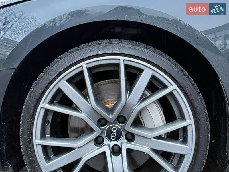 Седан Audi A4 2018 в Рівному