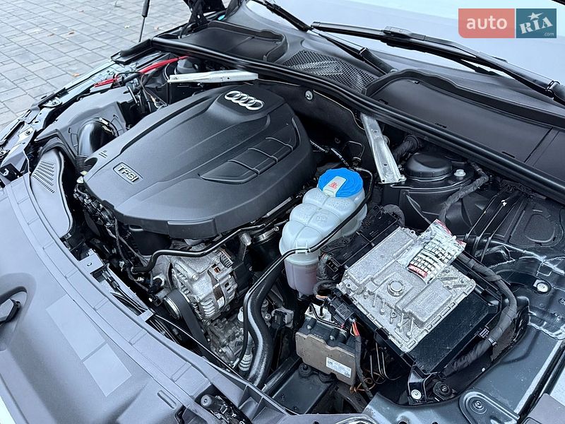 Седан Audi A4 2018 в Рівному