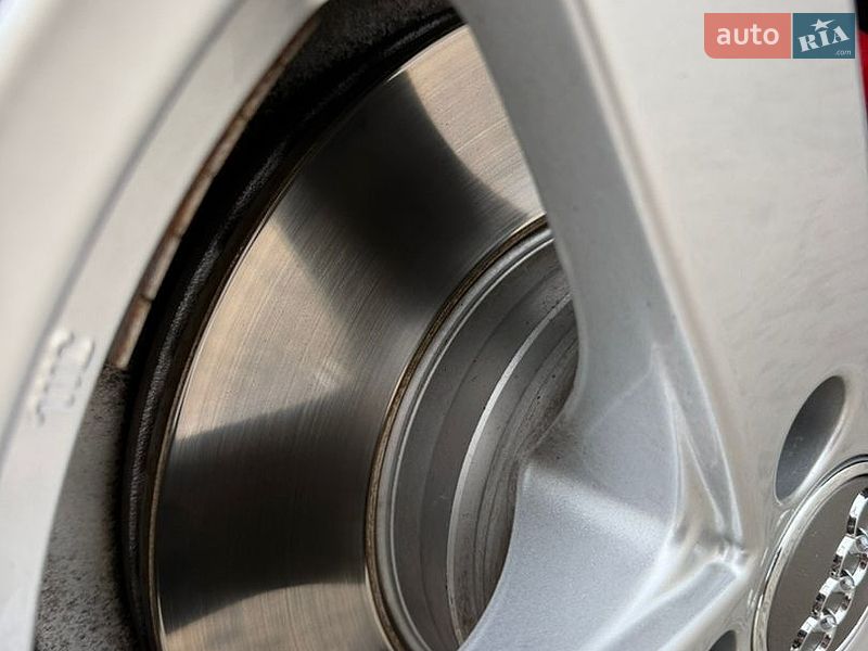 Седан Audi A4 2013 в Кам'янському