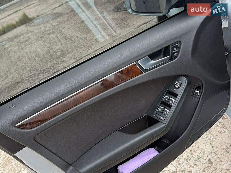 Седан Audi A4 2013 в Кам'янському
