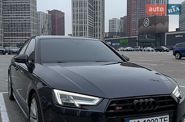 Седан Audi A4 2017 в Киеве