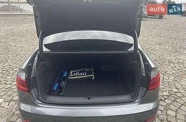 Седан Audi A4 2017 в Днепре