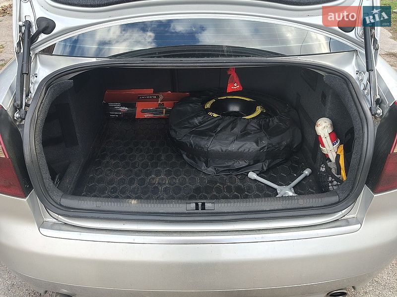 Седан Audi A4 2003 в Херсоні