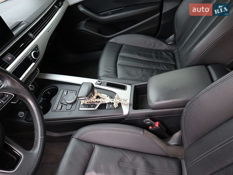 Седан Audi A4 2019 в Ізюмі