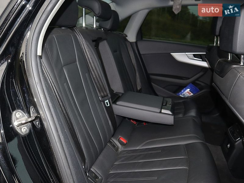 Седан Audi A4 2019 в Ізюмі