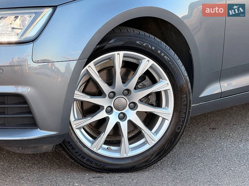 Седан Audi A4 2018 в Кривом Роге