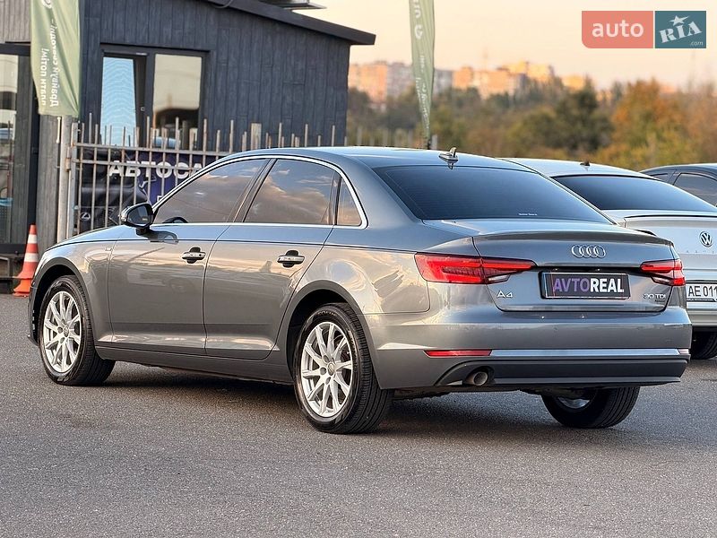 Седан Audi A4 2018 в Кривом Роге
