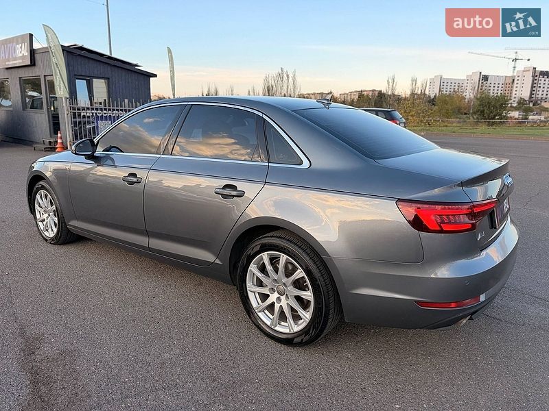 Седан Audi A4 2018 в Кривом Роге