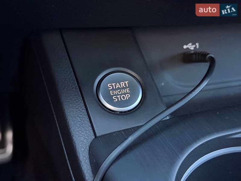 Седан Audi A4 2018 в Кривом Роге