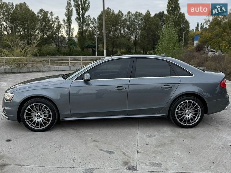 Седан Audi A4 2013 в Горишних Плавнях