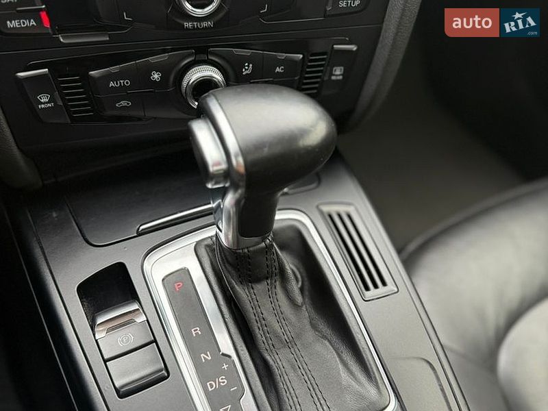 Седан Audi A4 2013 в Горишних Плавнях