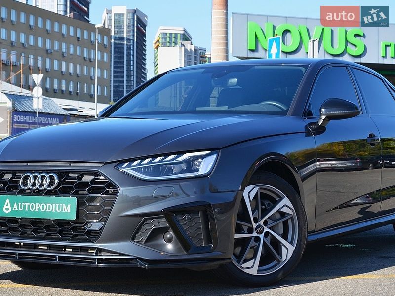 Седан Audi A4 2022 в Киеве
