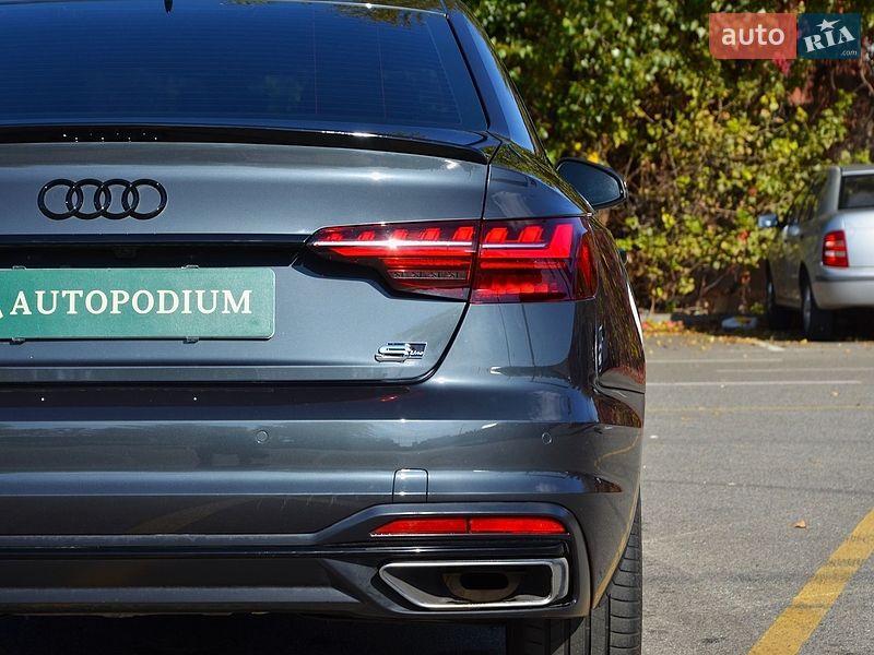 Седан Audi A4 2022 в Киеве