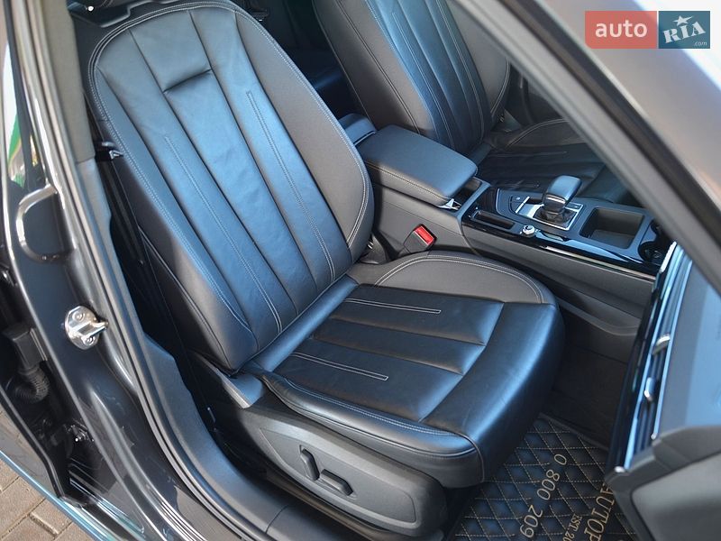 Седан Audi A4 2022 в Киеве