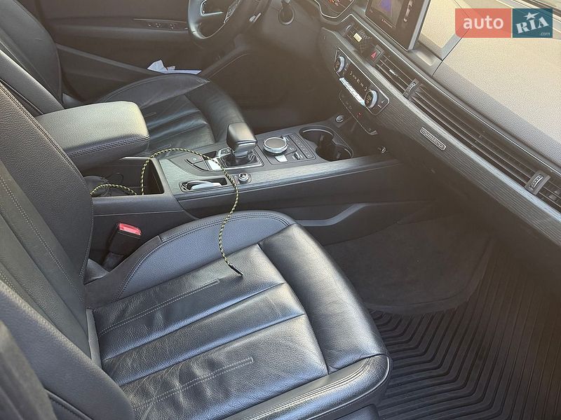 Седан Audi A4 2017 в Львове