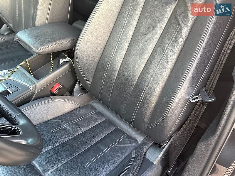 Седан Audi A4 2017 в Львове