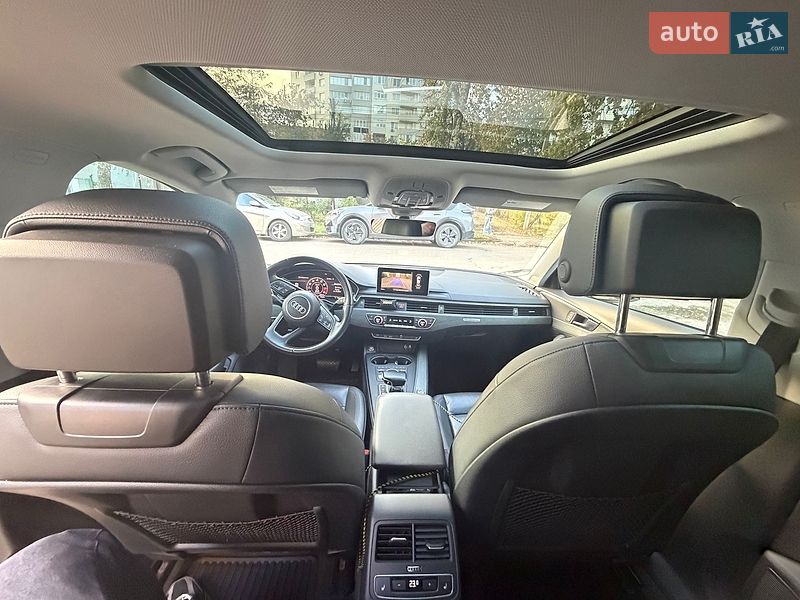 Седан Audi A4 2017 в Львове