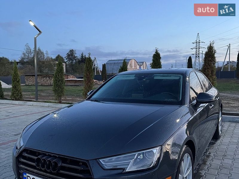 Седан Audi A4 2015 в Львове