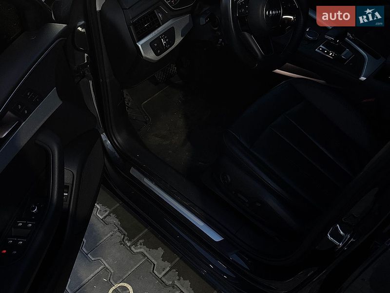 Седан Audi A4 2015 в Львове