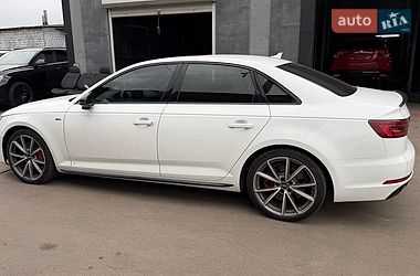 Седан Audi A4 2018 в Киеве