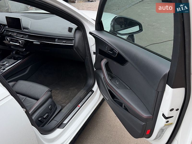 Седан Audi A4 2018 в Киеве