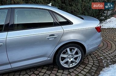 Седан Audi A4 2015 в Комарному