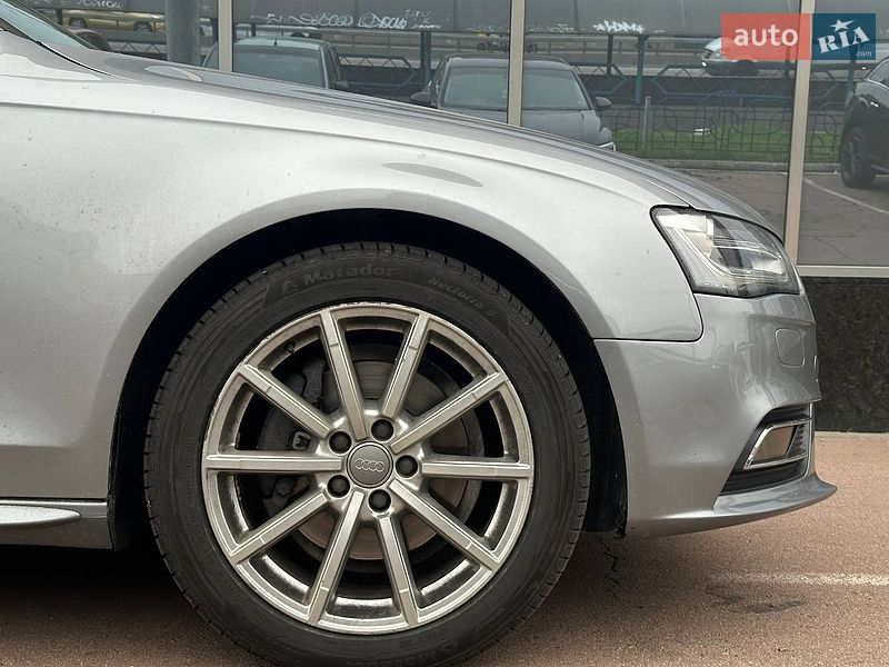 Седан Audi A4 2015 в Киеве