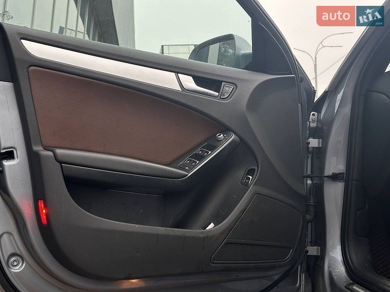 Седан Audi A4 2015 в Киеве