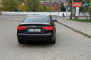Седан Audi A4 2011 в Остроге