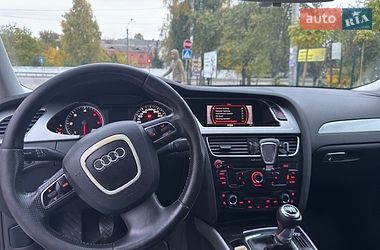 Седан Audi A4 2011 в Остроге