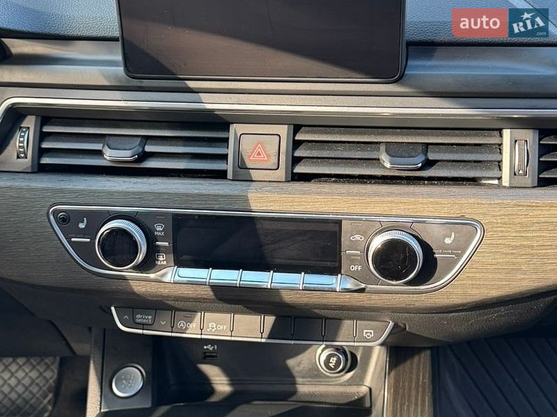 Седан Audi A4 2019 в Киеве