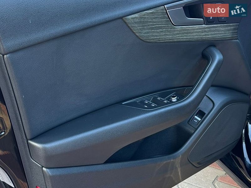 Седан Audi A4 2019 в Киеве