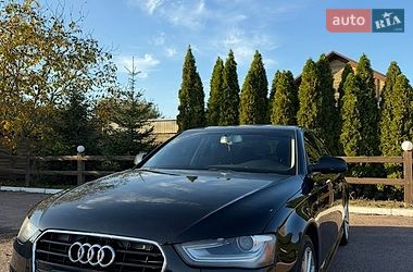 Седан Audi A4 2015 в Чернигове