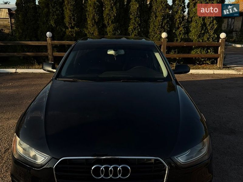 Седан Audi A4 2015 в Чернигове