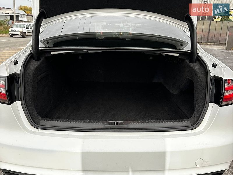 Седан Audi A4 2014 в Буче