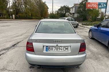 Седан Audi A4 1998 в Полонном