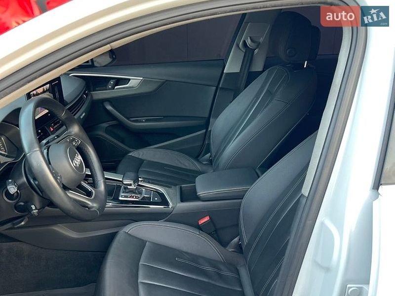 Седан Audi A4 2021 в Стрые
