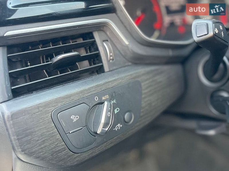 Седан Audi A4 2021 в Стрые