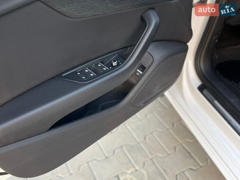 Седан Audi A4 2021 в Стрые